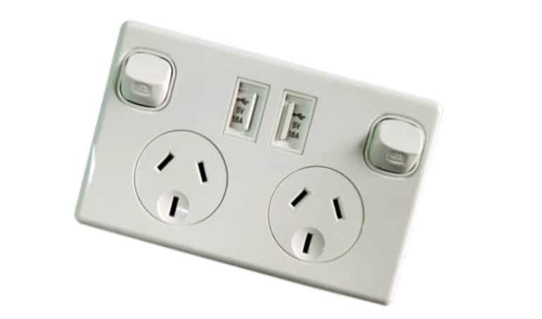Power Point 12v USB & 240v Double Pole 2 x USB Chg Ports 3.2A