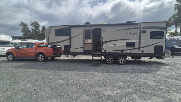2010 Evergreen Ultima w/ 2015 Holden Colorado Tow Vehicle