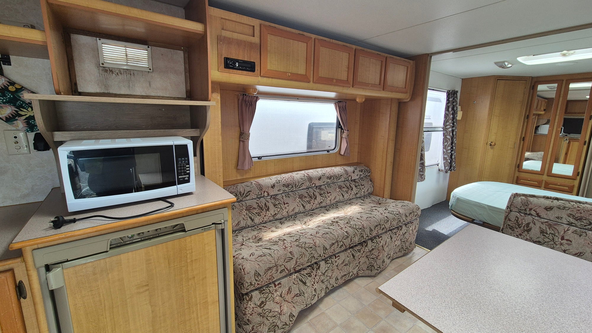 2002 Jayco Heritage w/ Slide Out