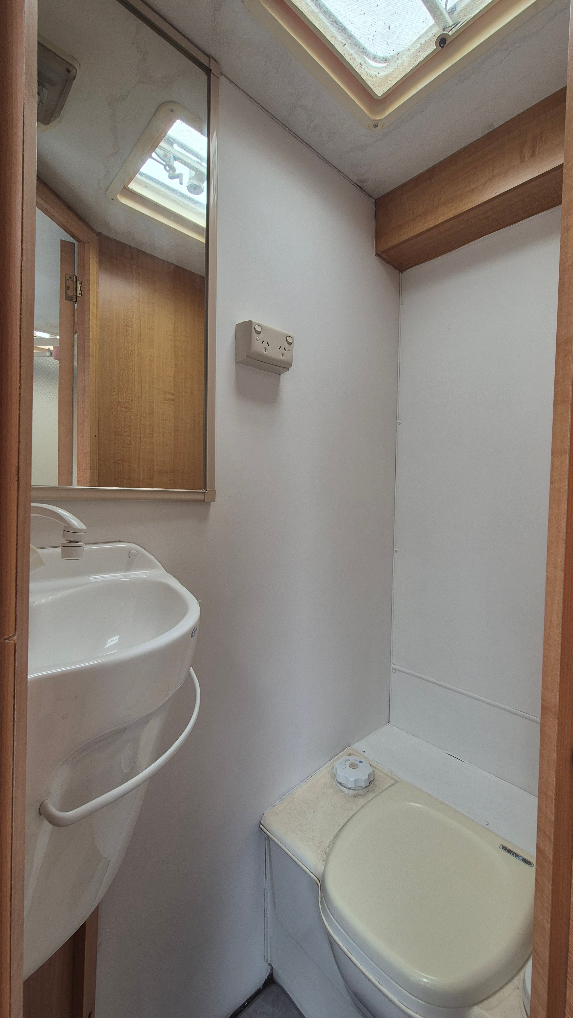 2002 Jayco Heritage w/ Slide Out