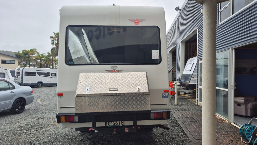 1996 Isuzu N Series 100P