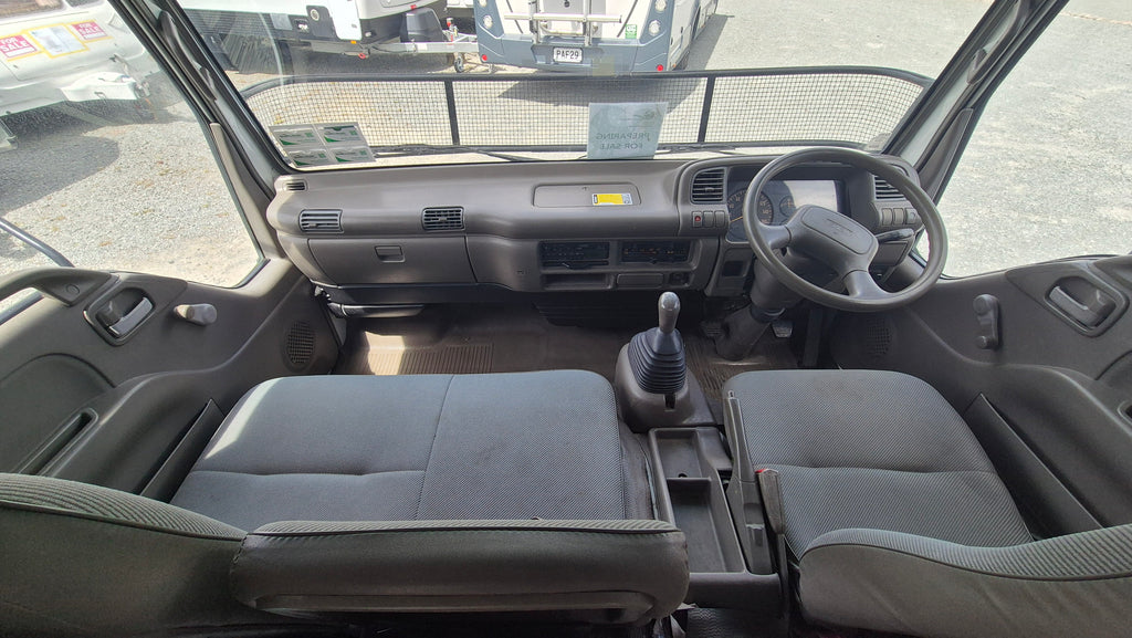 1996 Isuzu N Series 100P
