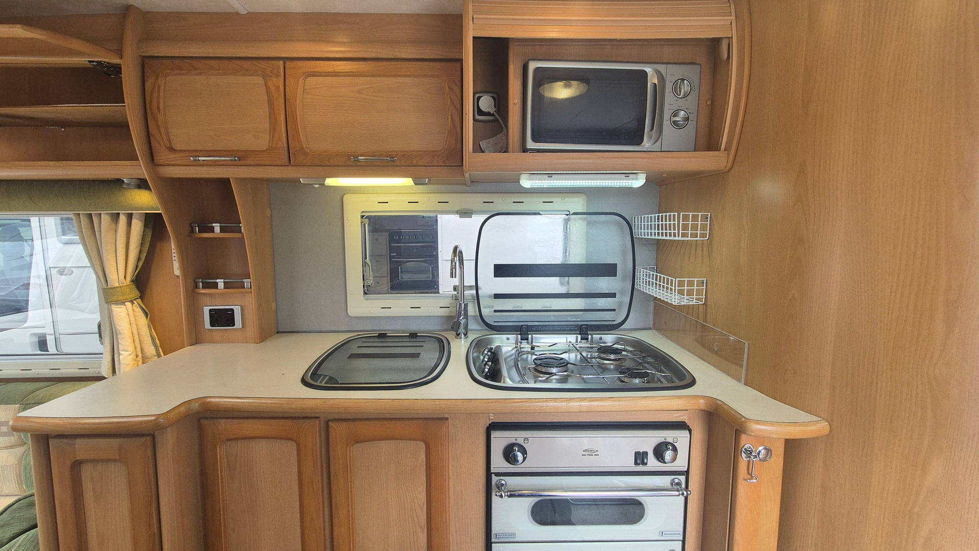 2006 Compass Magnum Classic