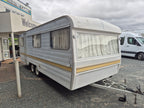 1975 Oxford Caravan