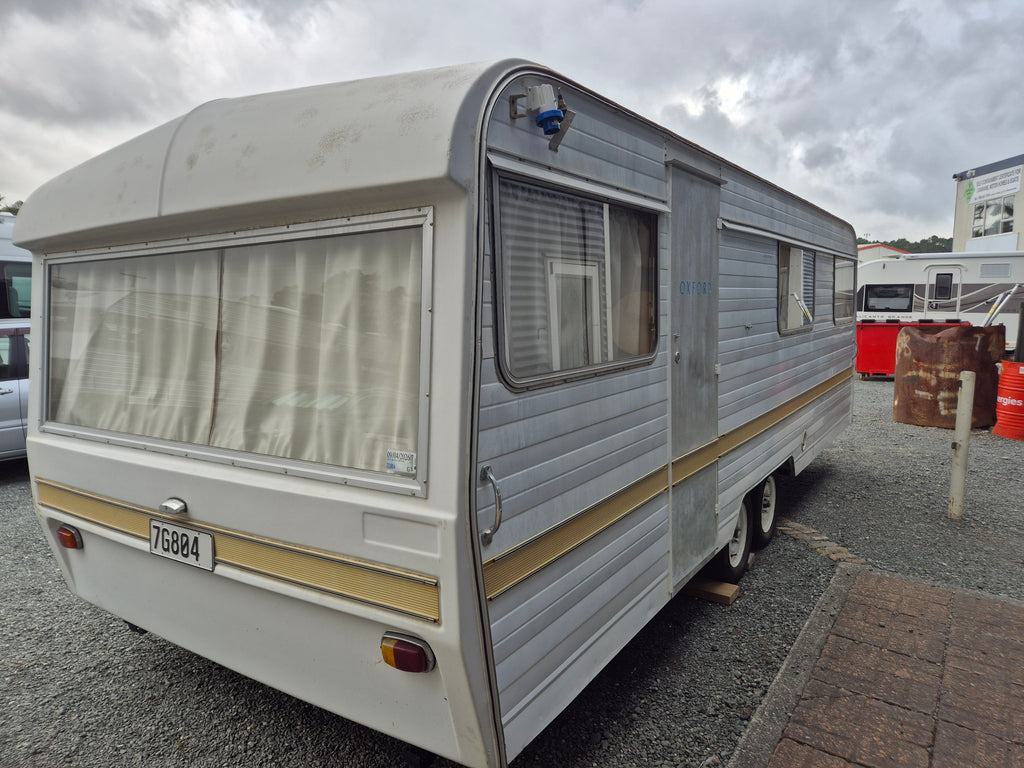 1975 Oxford Caravan