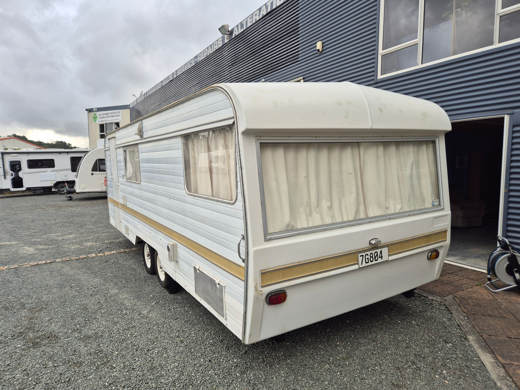 1975 Oxford Caravan