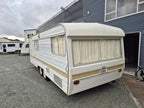 1975 Oxford Caravan