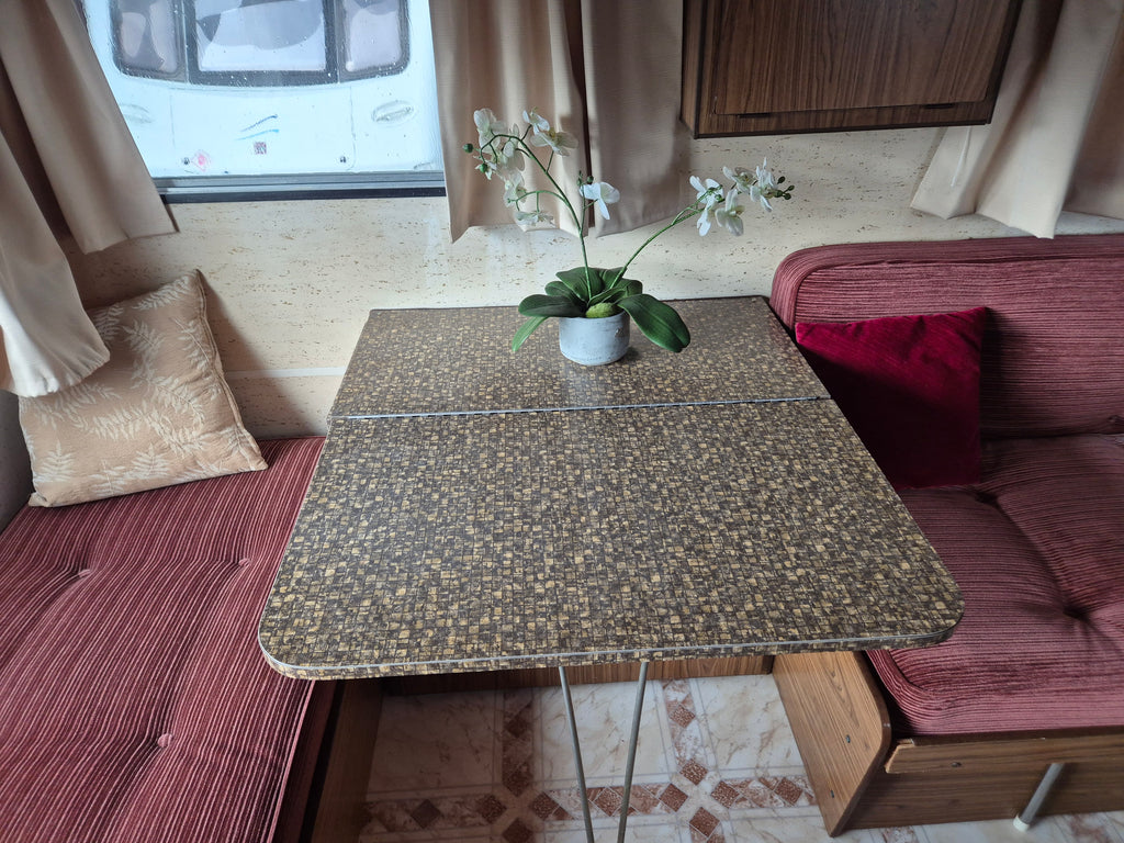 1975 Oxford Caravan