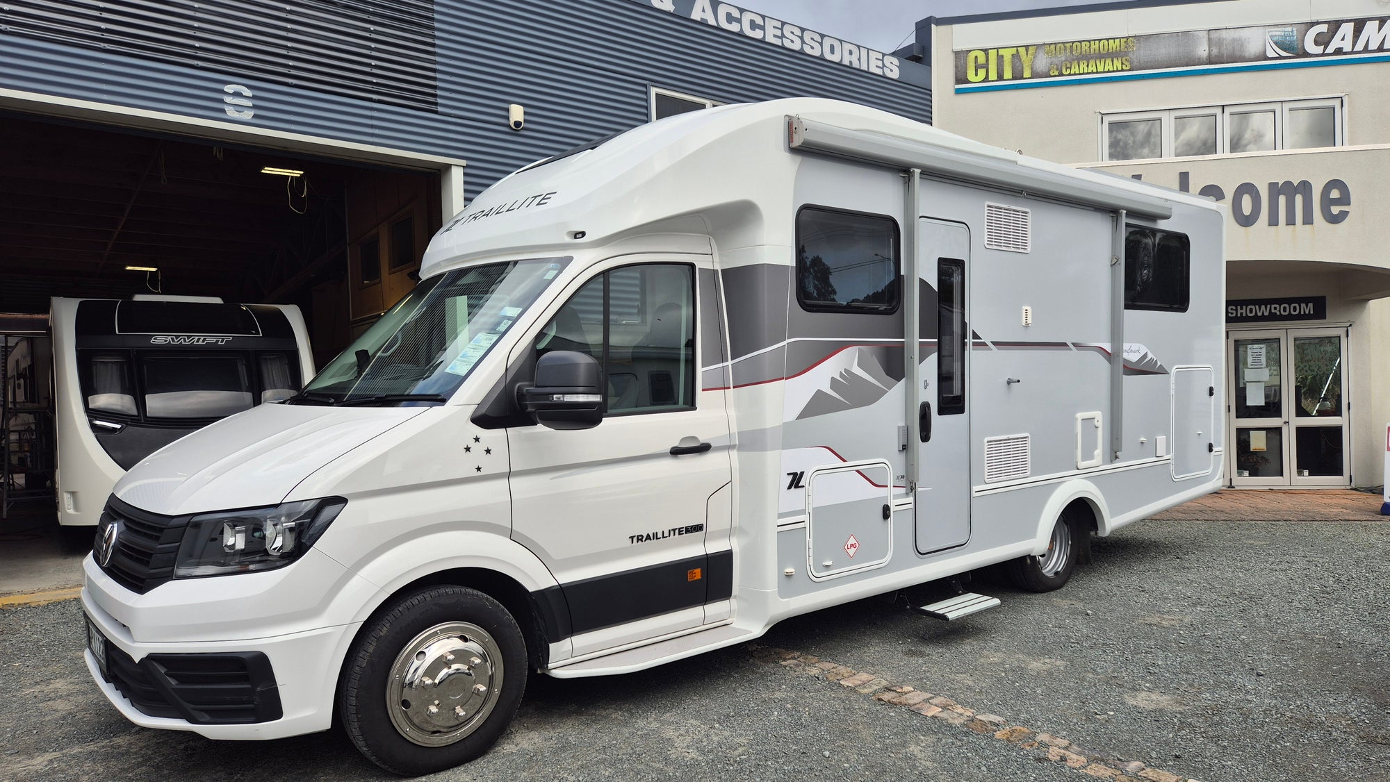 2024 VW Traillite Oakura 354