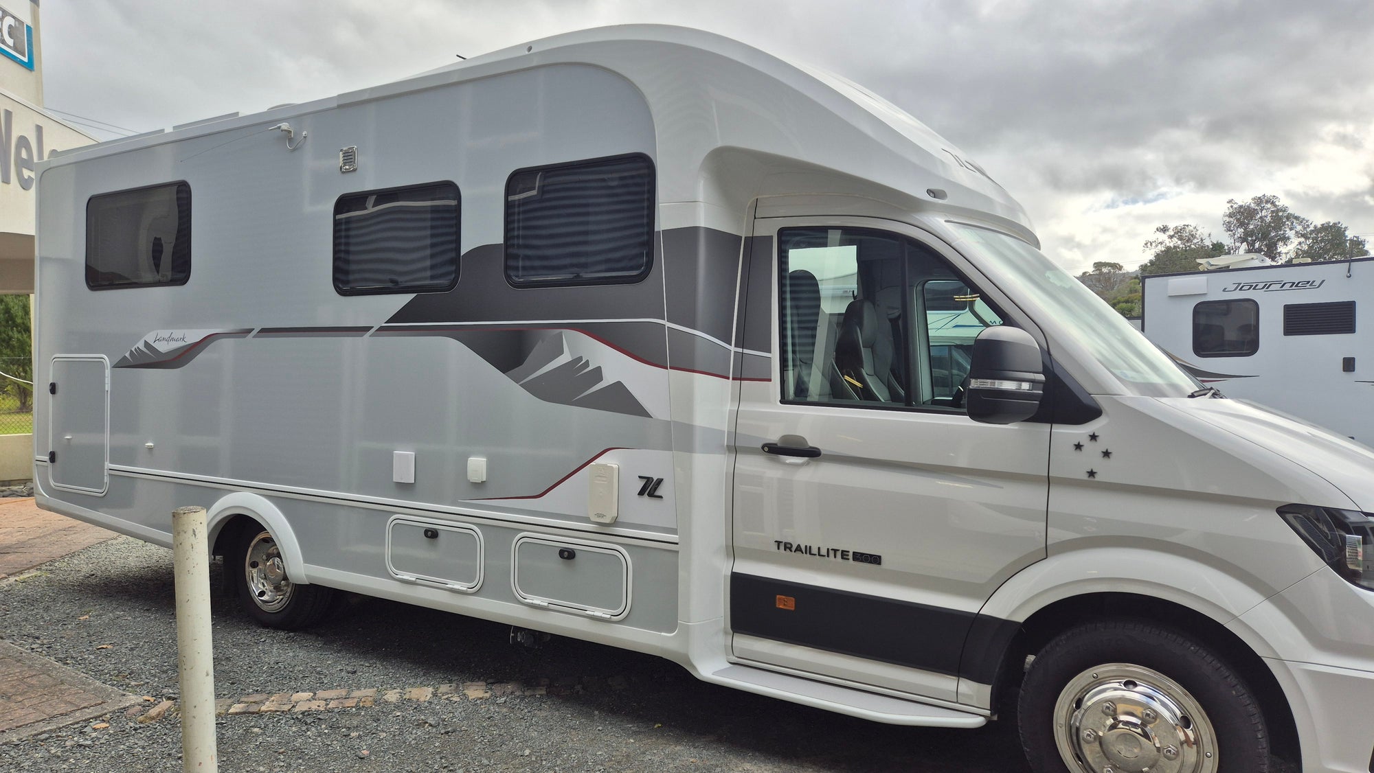2024 VW Traillite Oakura 354