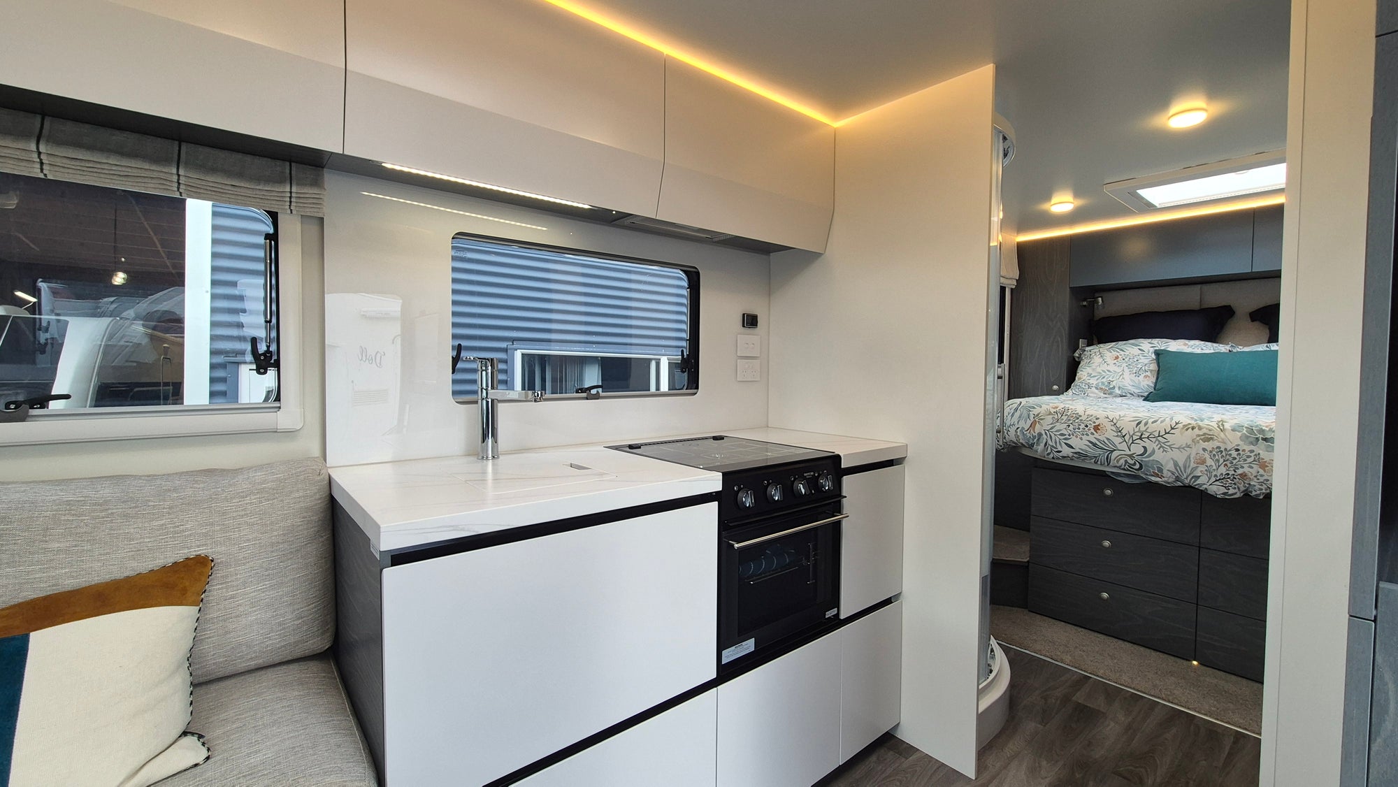 2024 VW Traillite Oakura 354