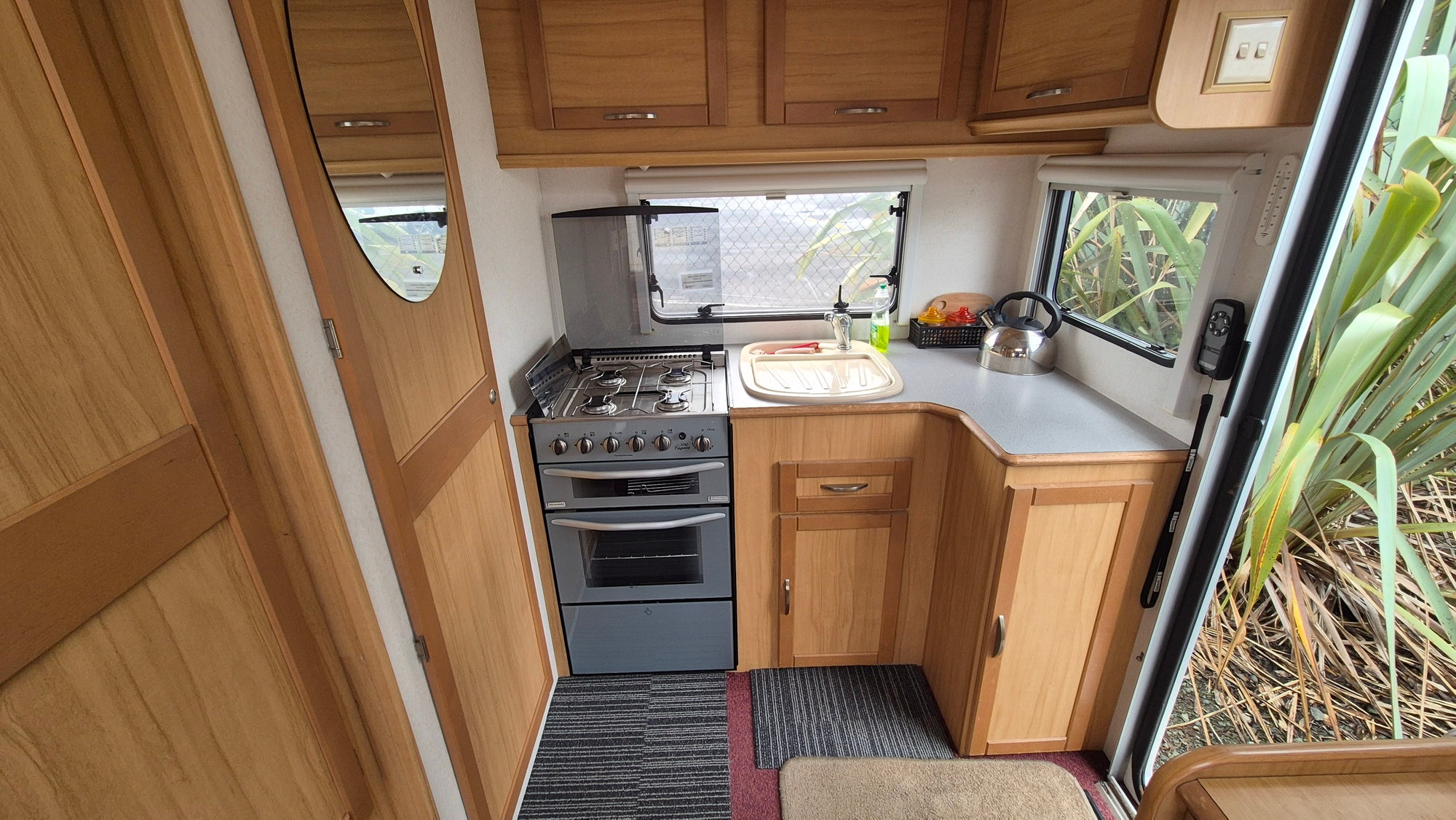Project Caravan 2004 Avondale Argente