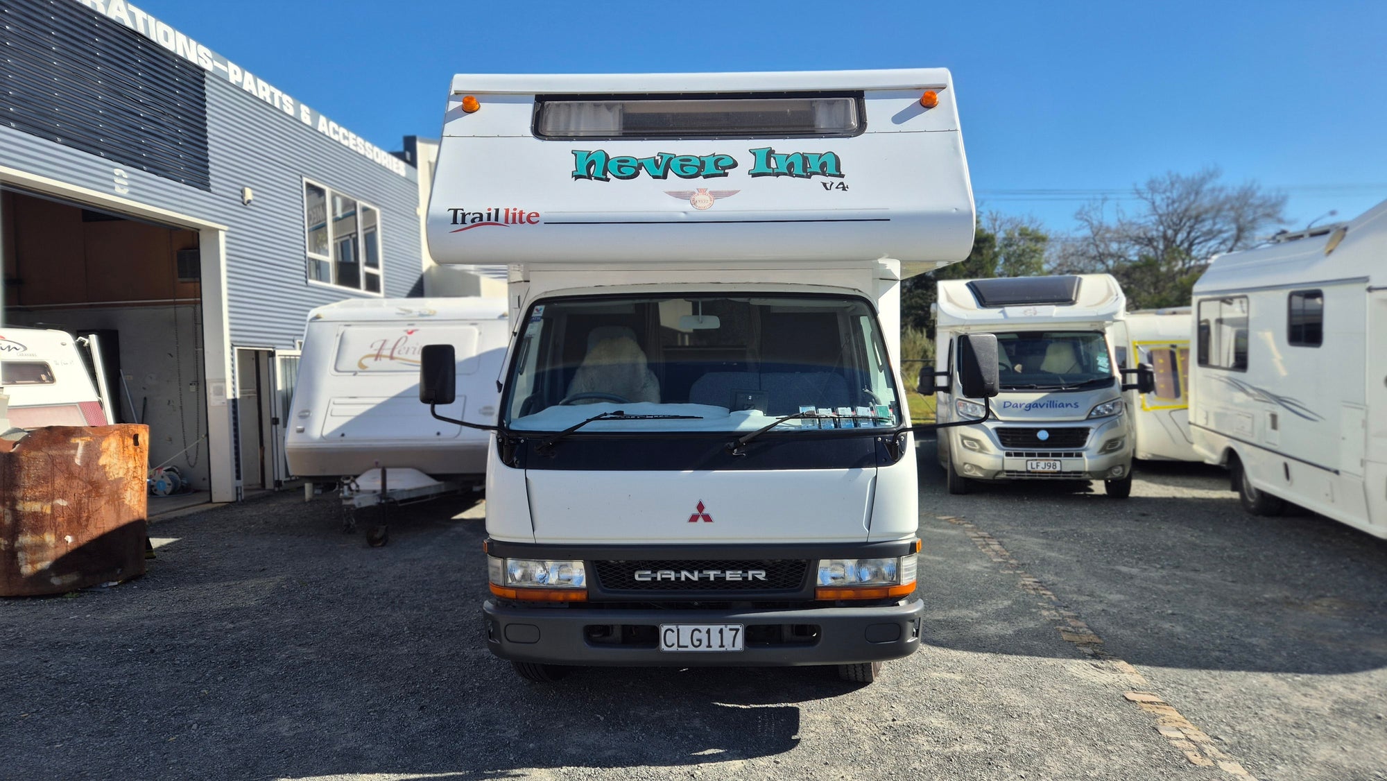 2004 Mitsubishi Traillite