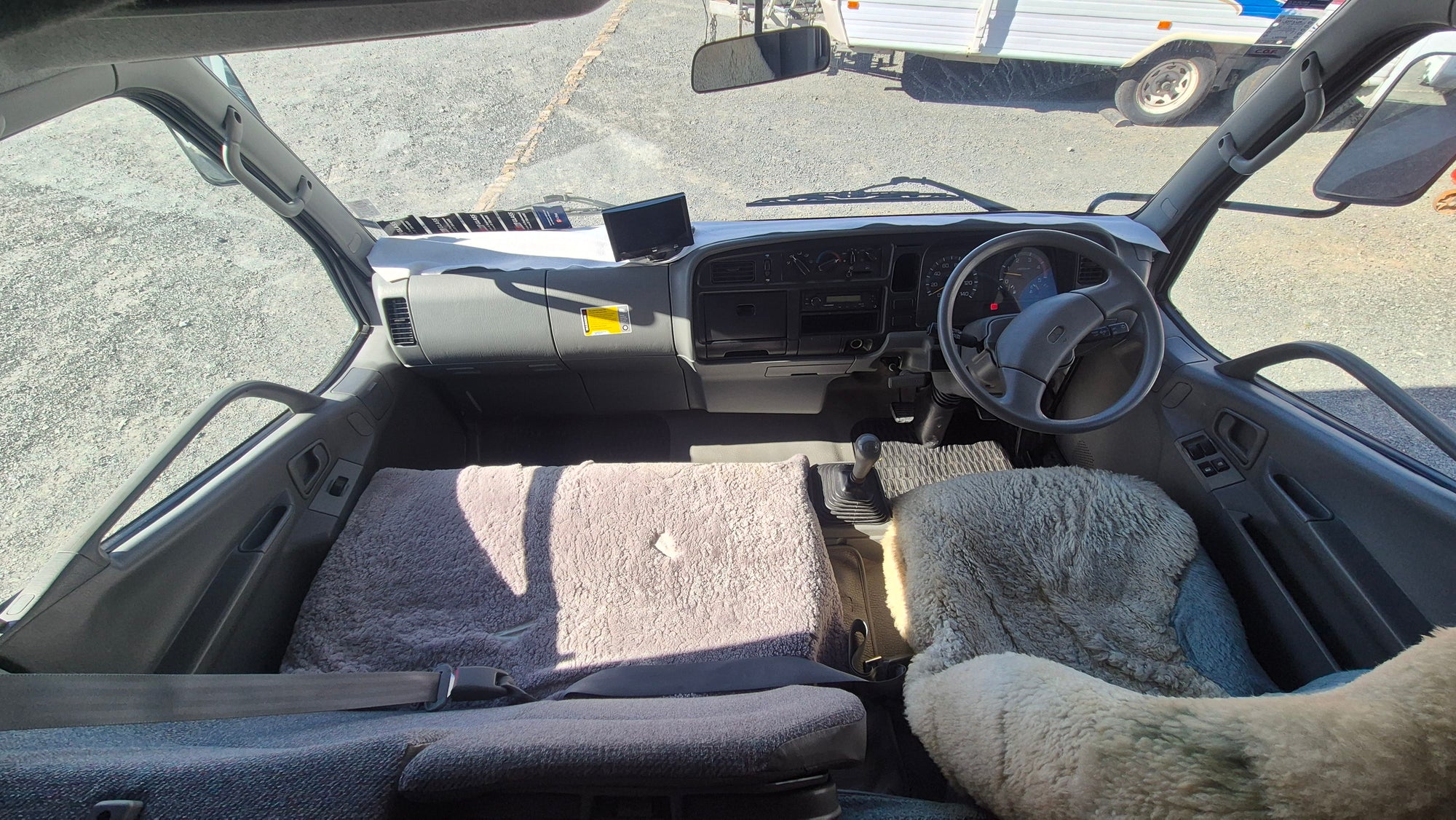 2004 Mitsubishi Traillite