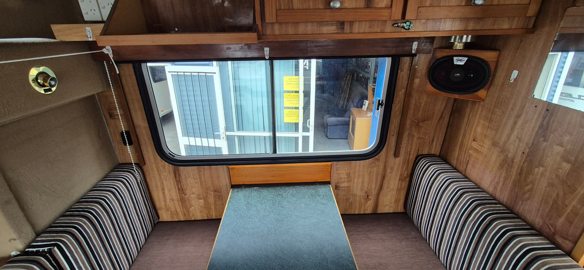 1992 Mitsubishi Canter Munro