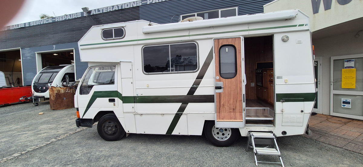 1992 Mitsubishi Canter Munro