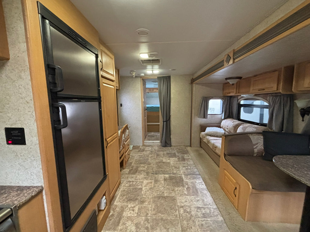 2010 Evergreen Ultima w/ 2015 Holden Colorado Tow Vehicle